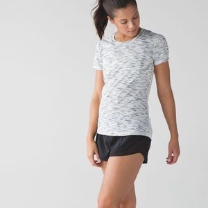 Lululemon Size 4 White/Gray - Beat the Heat Short Sleeve
